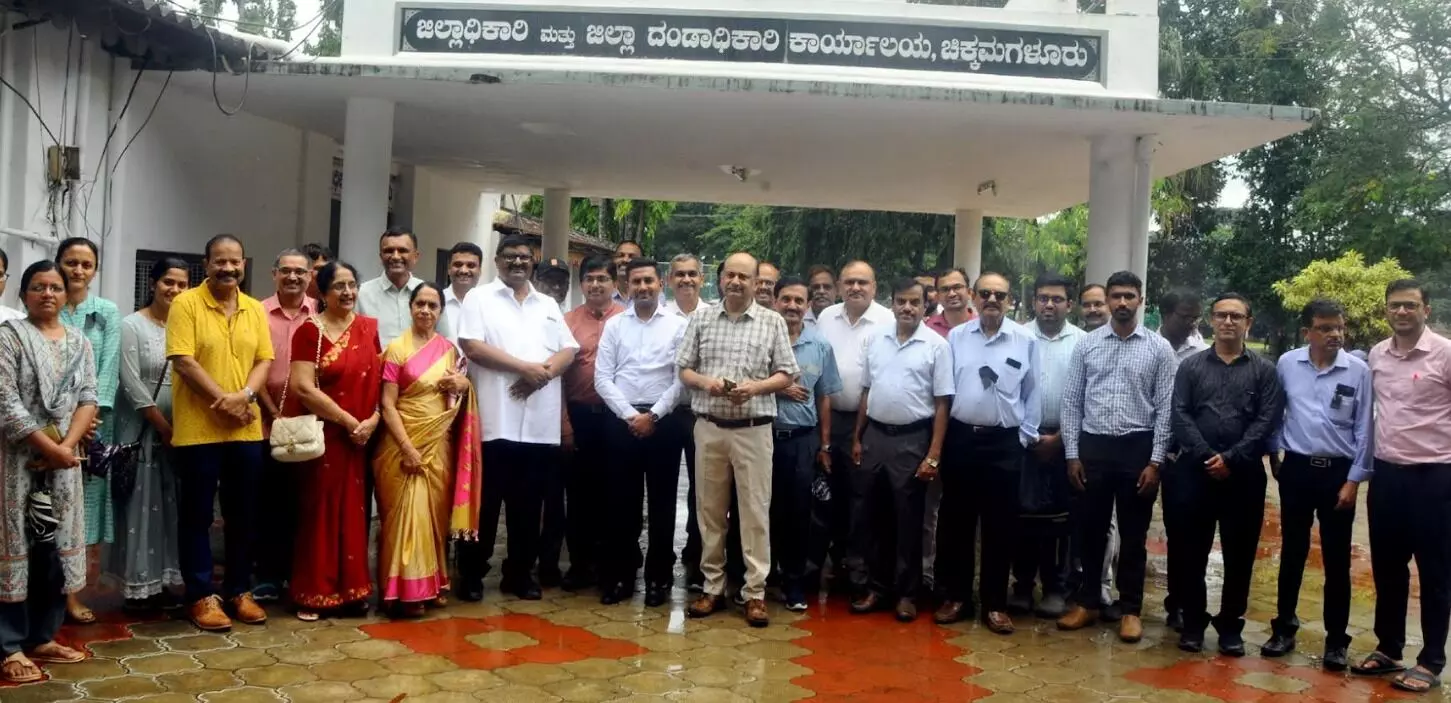 ಚಿಕ್ಕಮಗಳೂರು | ಕೊಲ್ಕತ್ತಾ ಯುವವೈದ್ಯೆ ಅತ್ಯಾಚಾರ ಖಂಡಿಸಿ ವೈದ್ಯರಿಂದ ಶಾಂತಿಯುತ ಪ್ರತಿಭಟನೆ