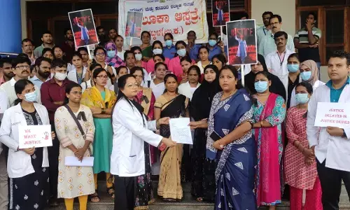 ಭಟ್ಕಳದಲ್ಲಿ ವೈದ್ಯರ ಪ್ರತಿಭಟನೆ
