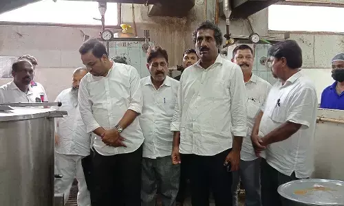 ಮಣಿಪಾಲ: ಇಂದಿರಾ ಕ್ಯಾಂಟೀನ್‌ಗೆ ಸಚಿವರ ಭೇಟಿ, ಪರಿಶೀಲನೆ