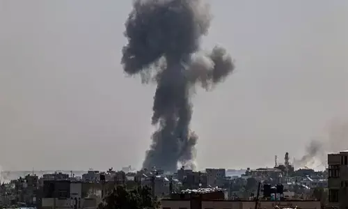 ಗಾಝಾದಲ್ಲಿ ಇಸ್ರೇಲ್ ವಾಯುದಾಳಿ | ಕನಿಷ್ಠ 17 ಫೆಲೆಸ್ತೀನಿಯರ ಮೃತ್ಯು