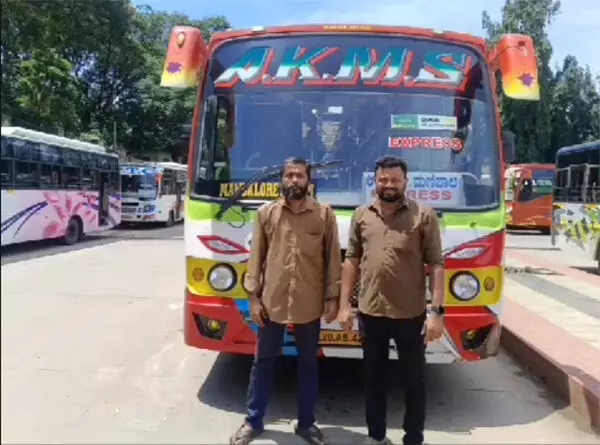 ಪಣಂಬೂರು| ಲಾರಿ ಢಿಕ್ಕಿ ಹೊಡೆದು ರಸ್ತೆಗೆ ಎಸೆಯಲ್ಪಟ್ಟಿದ್ದ ಗಾಯಾಳುವನ್ನು ಆಸ್ಪತ್ರೆಗೆ ಬಸ್ ನಲ್ಲೇ ಕರೆದುಕೊಂಡು ಹೋದ ಸಿಬ್ಬಂದಿ