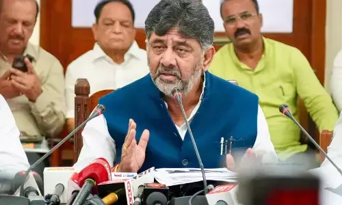 ‘ನವರಂಗಿ ನಕಲಿ ಸ್ವಾಮಿ’ ಆಗಿರುವ ಎಚ್.ಡಿ.ಕುಮಾರಸ್ವಾಮಿ ವಿರುದ್ದ ಇಲ್ಲದ ಕ್ರಮ ನಮ್ಮ ವಿರುದ್ಧವೇಕೆ?: ರಾಜ್ಯಪಾಲರಿಗೆ ಡಿ.ಕೆ. ಶಿವಕುಮಾರ್ ಪ್ರಶ್ನೆ