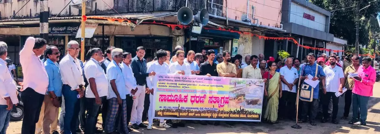 ಜೆಪ್ಪು ಮಹಾಕಾಳಿಪಡ್ಪು ರೈಲ್ವೆ ಅಂಡರ್ ಪಾಸ್ ಕಾಮಗಾರಿ ತ್ವರಿತಗತಿಯಲ್ಲಿ ಪೂರ್ಣಗೊಳಿಸಲು ಒತ್ತಾಯಿಸಿ ಧರಣಿ