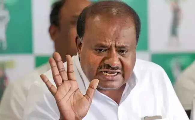 ಎಚ್ಡಿಕೆ ವಿರುದ್ಧ ಜಾರ್ಜ್ಶಿಟ್ ಸಲ್ಲಿಸಲು ಎಸ್ಐಟಿಯಿಂದ ರಾಜಭವನಕ್ಕೆ ಪ್ರಸ್ತಾವನೆ ಎಚ್ಡಿಕೆ ವಿರುದ್ಧ ಜಾರ್ಜ್ಶಿಟ್ ಸಲ್ಲಿಸಲು ಎಸ್ಐಟಿಯಿಂದ ರಾಜಭವನಕ್ಕೆ ಪ್ರಸ್ತಾವನೆ