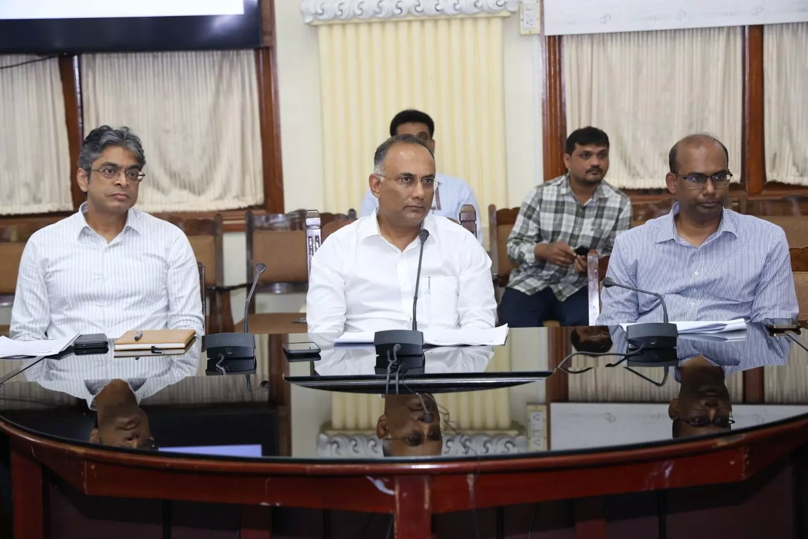 ವೈದ್ಯರ ಸುರಕ್ಷತಾ ಕ್ರಮಗಳ ಕುರಿತು ವರದಿ ನೀಡಲು ಕಾರ್ಯಪಡೆ ರಚನೆ : ದಿನೇಶ್ ಗುಂಡೂರಾವ್ ವೈದ್ಯರ ಸುರಕ್ಷತಾ ಕ್ರಮಗಳ ಕುರಿತು ವರದಿ ನೀಡಲು ಕಾರ್ಯಪಡೆ ರಚನೆ : ದಿನೇಶ್ ಗುಂಡೂರಾವ್