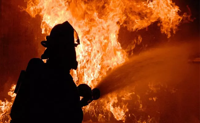 ಆಂಧ್ರ ಪ್ರದೇಶ | ರಾಸಾಯನಿಕ ಕಾರ್ಖಾನೆಯಲ್ಲಿ ಸ್ಫೋಟ; 18 ಕಾರ್ಮಿಕರಿಗೆ ಗಾಯ ಆಂಧ್ರ ಪ್ರದೇಶ | ರಾಸಾಯನಿಕ ಕಾರ್ಖಾನೆಯಲ್ಲಿ ಸ್ಫೋಟ; 18 ಕಾರ್ಮಿಕರಿಗೆ ಗಾಯ