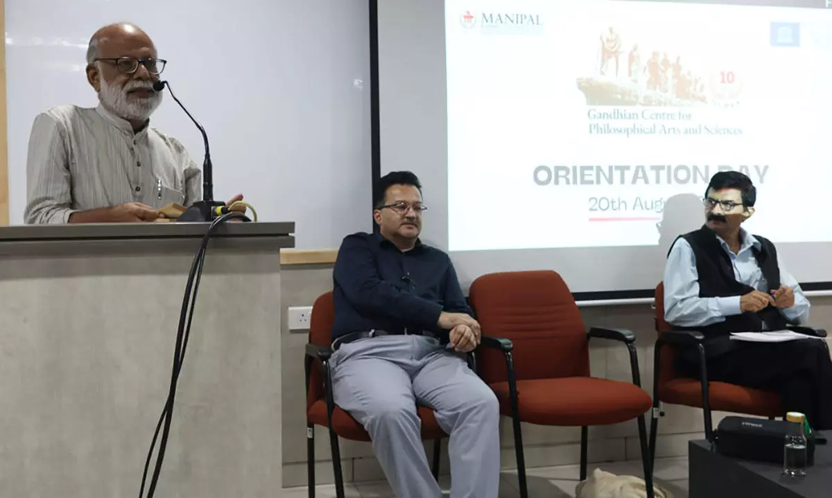 ವಿದ್ಯಾರ್ಥಿಗಳು ಪ್ರಕೃತಿಯೊಂದಿಗೆ ಮುಕ್ತಮನಸ್ಸಿನ ಪ್ರೀತಿ ಬೆಳೆಸಿಕೊಳ್ಳಿ: ಸುಭಾಷ್ ಬಸು