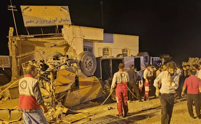 ಇರಾನ್‍ನಲ್ಲಿ ಬಸ್ ಅಪಘಾತ | 28 ಪಾಕ್ ಯಾತ್ರಿಕರು ಮೃತ್ಯು