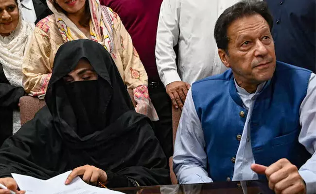 12 ಪ್ರಕರಣಗಳಲ್ಲಿ ಇಮ್ರಾನ್ ಪತ್ನಿ ಖುಲಾಸೆ