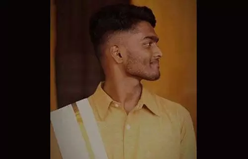 ಕಾರ್ಕಳ: ಬಸ್ಸಿನಿಂದ ಬಿದ್ದು ವಿದ್ಯಾರ್ಥಿ ಮೃತ್ಯು ಕಾರ್ಕಳ: ಬಸ್ಸಿನಿಂದ ಬಿದ್ದು ವಿದ್ಯಾರ್ಥಿ ಮೃತ್ಯು