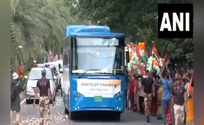 ಭುವನೇಶ್ವರದಲ್ಲಿ ಭಾರತೀಯ ಹಾಕಿ ತಂಡದಿಂದ ರೋಡ್ ಶೋ