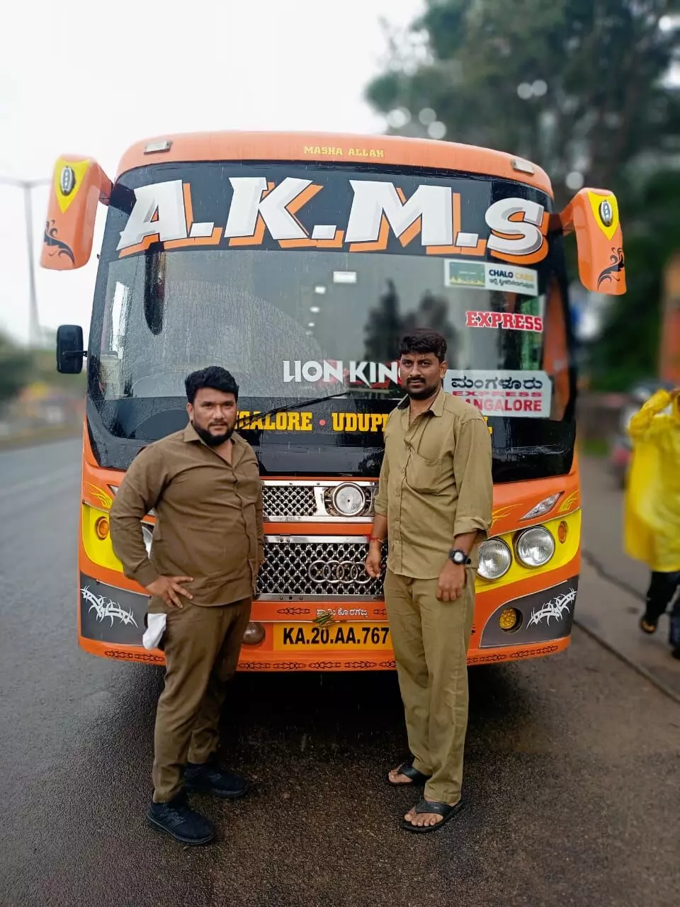 ಉಡುಪಿ: ಬಸ್ಸಿನಲ್ಲಿ ಅಸ್ವಸ್ಥಗೊಂಡ ವಿದ್ಯಾರ್ಥಿನಿ: ಬಸ್ಸನ್ನೇ ಆಸ್ಪತ್ರೆಗೆ ಕೊಂಡೊಯ್ದ ಚಾಲಕ ಉಡುಪಿ: ಬಸ್ಸಿನಲ್ಲಿ ಅಸ್ವಸ್ಥಗೊಂಡ ವಿದ್ಯಾರ್ಥಿನಿ: ಬಸ್ಸನ್ನೇ ಆಸ್ಪತ್ರೆಗೆ ಕೊಂಡೊಯ್ದ ಚಾಲಕ