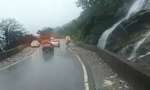 ಚಿಕ್ಕಮಗಳೂರು | ಚಾರ್ಮಾಡಿ ಘಾಟ್ ವ್ಯಾಪ್ತಿಯಲ್ಲಿ ಭಾರೀ ಮಳೆ: ಹೆದ್ದಾರಿ ಸಂಚಾರಕ್ಕೆ ಅಡ್ಡಿ