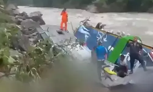 ನೇಪಾಳದಲ್ಲಿ ನದಿಗೆ ಉರುಳಿ ಬಿದ್ದ ಭಾರತದ ಬಸ್: ಮೃತರ ಸಂಖ್ಯೆ 26ಕ್ಕೆ ಏರಿಕೆ