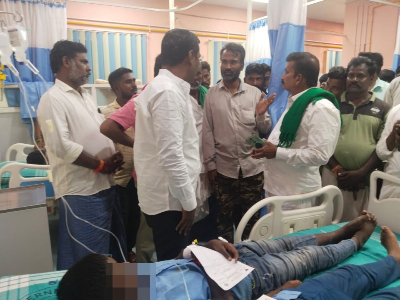 ಕೊಪ್ಪಳ | ಬಿಸಿಯೂಟ ಸೇವಿಸಿ 100ಕ್ಕೂ ಅಧಿಕ ಮಕ್ಕಳು ಅಸ್ವಸ್ಥ : ಆಸ್ಪತ್ರೆಗೆ ದಾಖಲು