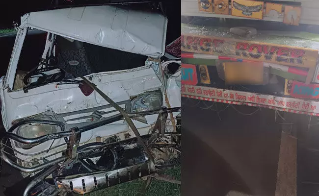 ಹುಬ್ಬಳ್ಳಿ: ಲಾರಿಗೆ ಓಮ್ನಿ ಢಿಕ್ಕಿ: ಬಾಲಕ ಸಹಿತ ಒಂದೇ ಕುಟುಂಬದ ಮೂವರು ಮೃತ್ಯು ಹುಬ್ಬಳ್ಳಿ: ಲಾರಿಗೆ ಓಮ್ನಿ ಢಿಕ್ಕಿ: ಬಾಲಕ ಸಹಿತ ಒಂದೇ ಕುಟುಂಬದ ಮೂವರು ಮೃತ್ಯು