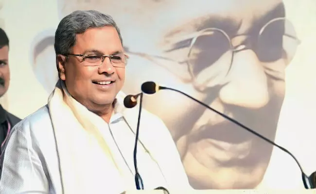 ಧರ್ಮ, ಜಾತಿ ಹೆಸರಲ್ಲಿ ಸಮಾಜವನ್ನು ಒಡೆಯುತ್ತಾ ಹೋದಂತೆ ಅಸಮಾನತೆ ಹೆಚ್ಚುತ್ತದೆ: ಸಿ.ಎಂ.ಸಿದ್ದರಾಮಯ್ಯ ಧರ್ಮ, ಜಾತಿ ಹೆಸರಲ್ಲಿ ಸಮಾಜವನ್ನು ಒಡೆಯುತ್ತಾ ಹೋದಂತೆ ಅಸಮಾನತೆ ಹೆಚ್ಚುತ್ತದೆ: ಸಿ.ಎಂ.ಸಿದ್ದರಾಮಯ್ಯ