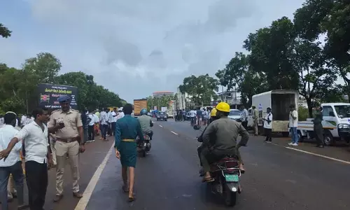 ಕಂಚಿನಡ್ಕ:  ಟೋಲ್ ಕೇಂದ್ರ  ರದ್ದುಗೊಳಿಸಲು ಆಗ್ರಹಿಸಿ ಪ್ರತಿಭಟನೆ