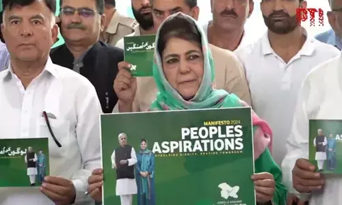 ಪಿಡಿಪಿ ಚುನಾವಣಾ ಪ್ರಣಾಳಿಕೆ ಬಿಡುಗಡೆ: ಜಮ್ಮುಕಾಶ್ಮೀರಕ್ಕೆ ರಾಜ್ಯ ಸ್ಥಾನಮಾನ ಮರುಸ್ಥಾಪನೆ, ಅಫ್‌ಸ್ಪಾ ಕಾಯ್ದೆ ರದ್ದತಿಗೆ ಪ್ರಯತ್ನಿಸುವ ಅಶ್ವಾಸನೆ