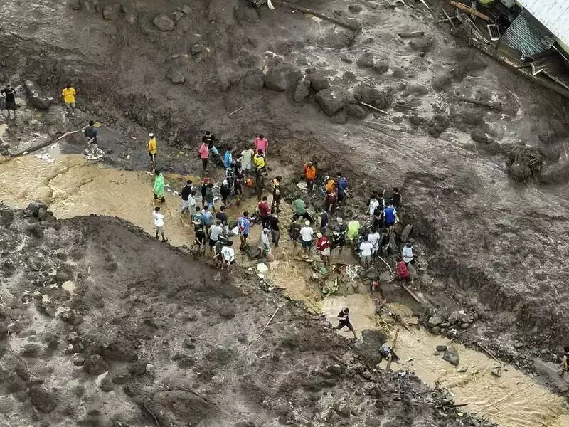 ಇಂಡೊನೇಶ್ಯಾದಲ್ಲಿ ಪ್ರವಾಹ : 13 ಸಾವು; 10 ಮನೆಗಳಿಗೆ ಹಾನಿ