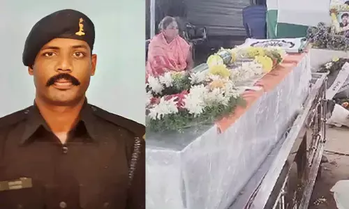 ಚಾಮರಾಜನಗರ : ಹೃದಯಾಘಾತದಿಂದ ಸೈನಿಕ ಮೃತ್ಯು; ತವರಿಗೆ ತಲುಪಿದ ಪಾರ್ಥಿವ ಶರೀರ