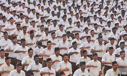 ರಾಜಸ್ಥಾನದಲ್ಲಿನ್ನು ಸರಕಾರಿ ನೌಕರರು ಆರೆಸ್ಸೆಸ್ ಚಟುವಟಿಕೆಗಳಲ್ಲಿ ಭಾಗವಹಿಸಬಹುದು!