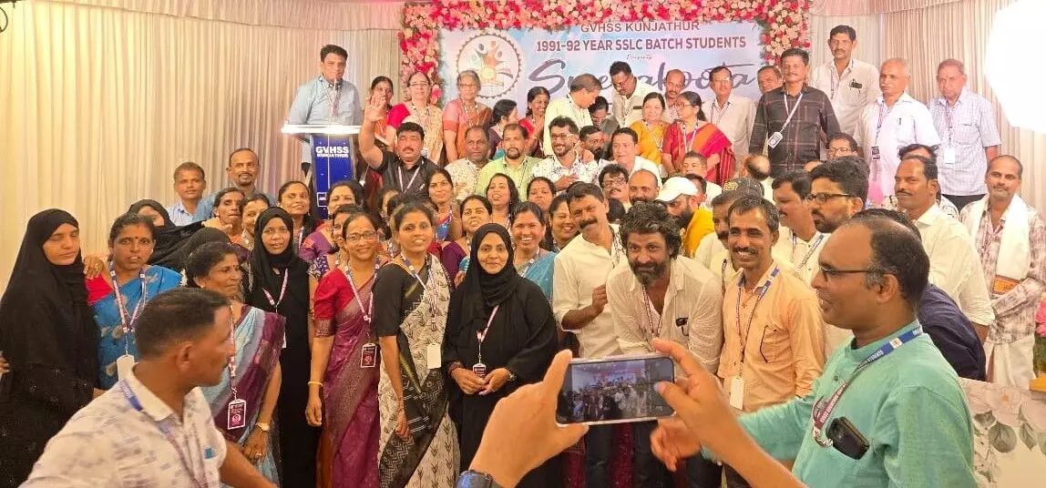 ಜಿವಿಎಚ್ಎಸ್ಎಸ್ ಕುಂಜತ್ತೂರು ಶಾಲೆಯ ಹಳೆ ವಿದ್ಯಾರ್ಥಿಗಳಿಂದ ಸ್ನೇಹ ಕೂಟ, ಗುರುವಂದನಾ ಕಾರ್ಯಕ್ರಮ ಜಿವಿಎಚ್ಎಸ್ಎಸ್ ಕುಂಜತ್ತೂರು ಶಾಲೆಯ ಹಳೆ ವಿದ್ಯಾರ್ಥಿಗಳಿಂದ ಸ್ನೇಹ ಕೂಟ, ಗುರುವಂದನಾ ಕಾರ್ಯಕ್ರಮ