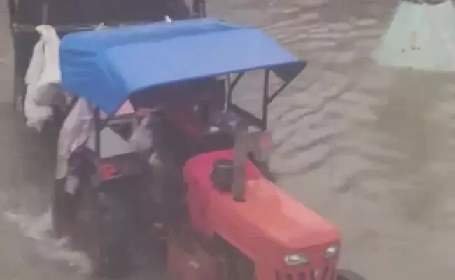 ಗುಜರಾತ್ ನಲ್ಲಿ ಭಾರೀ ಮಳೆ, ಟ್ರಾಕ್ಟರ್-ಟ್ರಾಲಿಯಲ್ಲಿ ಕೊಚ್ಚಿ ಹೋದ 7 ಮಂದಿ