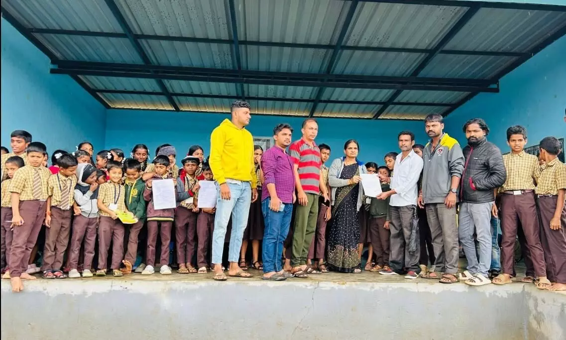 ಬಗ್ಗಸಗೋಡು ಶಾಲೆಯಲ್ಲಿ ಶಿಕ್ಷಕರ ಕೊರತೆ: ಶಾಲಾ ಮಕ್ಕಳಿಂದ ಪ್ರತಿಭಟನೆ