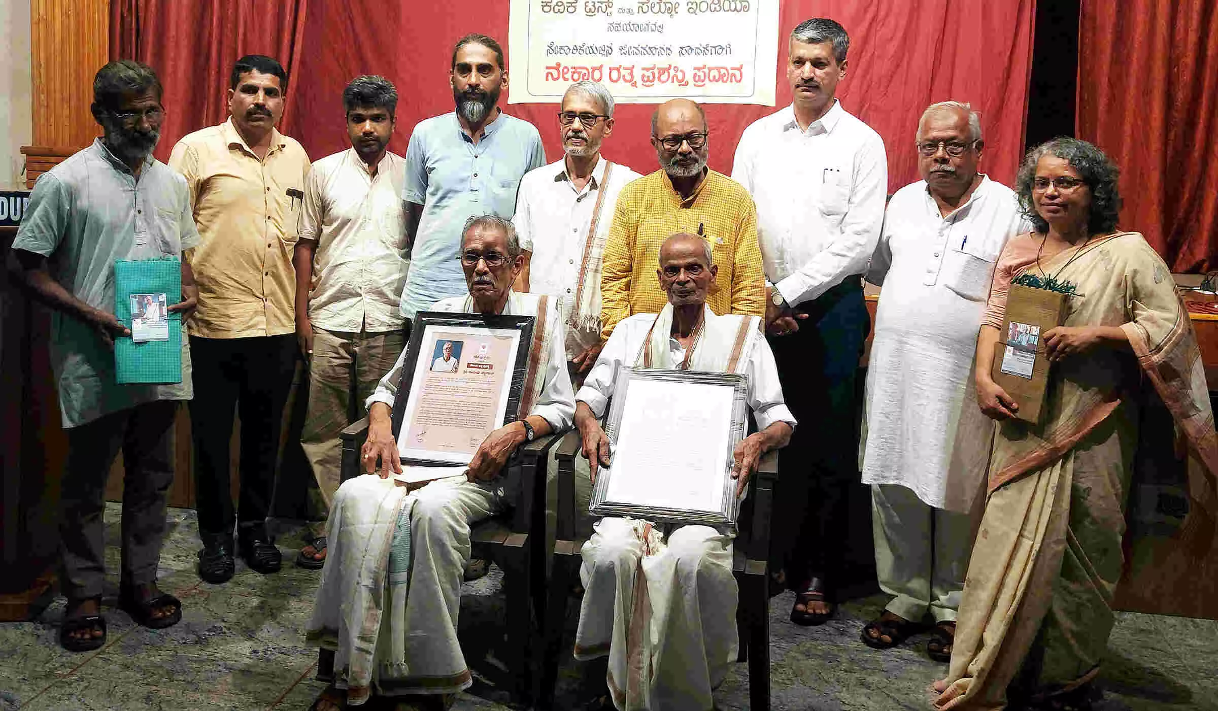 ಜಿಎಸ್ಟಿ ನೇಕಾರರನ್ನು ಕೂಲಿ ಕಾರ್ಮಿಕರನ್ನಾಗಿಸಿದೆ: ಸಂತೋಷ್ ಕೌಲಗಿ ಜಿಎಸ್ಟಿ ನೇಕಾರರನ್ನು ಕೂಲಿ ಕಾರ್ಮಿಕರನ್ನಾಗಿಸಿದೆ: ಸಂತೋಷ್ ಕೌಲಗಿ