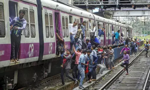 ಕಳೆದ 20 ವರ್ಷಗಳಲ್ಲಿ ಮುಂಬೈನ ಲೋಕಲ್ ರೈಲು ಮಾರ್ಗಗಳಲ್ಲಿ 52,300 ಮಂದಿ ಸಾವು