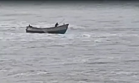 ಕಾರವಾರ| ಮೀನುಗಾರಿಕೆಗೆ ತೆರಳಿದ್ದ ದೋಣಿ ಮುಳುಗಡೆ: ಓರ್ವ ನಾಪತ್ತೆ
