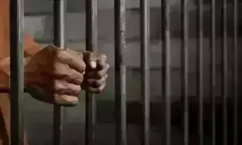 ಉಕ್ರೇನ್ ಯುದ್ಧ ಟೀಕಿಸಿದ್ದ ರಶ್ಯದ ಸಂಪಾದಕರಿಗೆ 8 ವರ್ಷ ಜೈಲು ಶಿಕ್ಷೆ