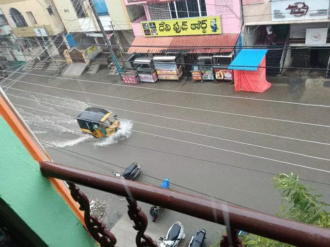 ಗುಂಟೂರಿನಲ್ಲಿ ಭಾರಿ ಮಳೆ: ಭೂಕುಸಿತಕ್ಕೆ ಐವರು ಬಲಿ, 3 ಮಂದಿ ನೀರುಪಾಲು