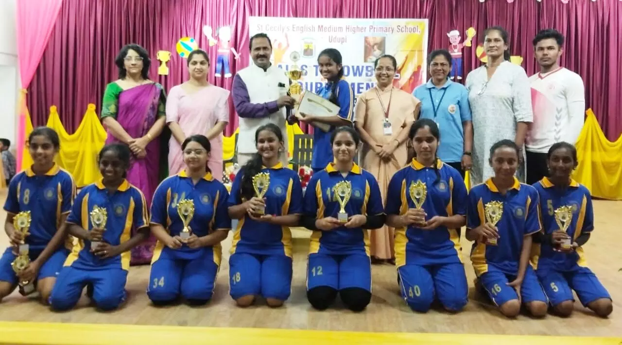 ಥ್ರೋಬಾಲ್ ಪಂದ್ಯಾಟ: ಉಡುಪಿ ಸೈಂಟ್ ಸಿಸಿಲಿ ಪ್ರಥಮ ಥ್ರೋಬಾಲ್ ಪಂದ್ಯಾಟ: ಉಡುಪಿ ಸೈಂಟ್ ಸಿಸಿಲಿ ಪ್ರಥಮ