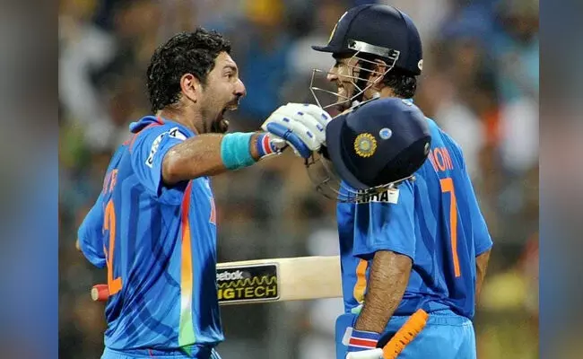 ಎಂ.ಎಸ್.ಧೋನಿ ತಮ್ಮ ಮುಖವನ್ನು ಕನ್ನಡಿಯಲ್ಲಿ ನೋಡಿಕೊಳ್ಳಬೇಕು : ಕಿಡಿಕಾರಿದ ಯೋಗರಾಜ್ ಸಿಂಗ್