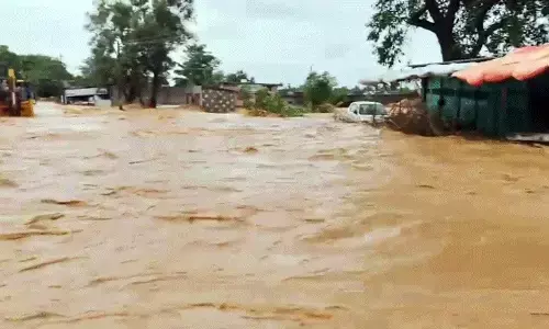 ತೆಲಂಗಾಣ ಮತ್ತು ಆಂಧ್ರದಲ್ಲಿ ಭಾರೀ ಮಳೆ: ಜನಜೀವನ ಅಸ್ತವ್ಯಸ್ತ