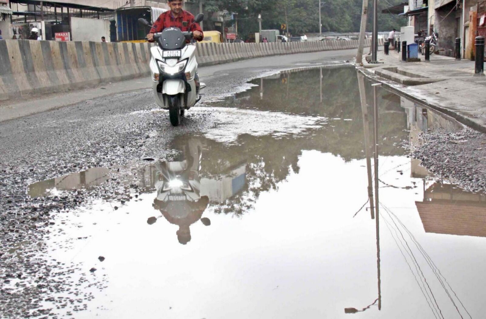 ಎರಡು ವಾರದೊಳಗೆ ಬೆಂಗಳೂರಿನ ರಸ್ತೆಗುಂಡಿ ಮುಚ್ಚಲು ಡಿಸಿಎಂ ನಿರ್ದೇಶನ