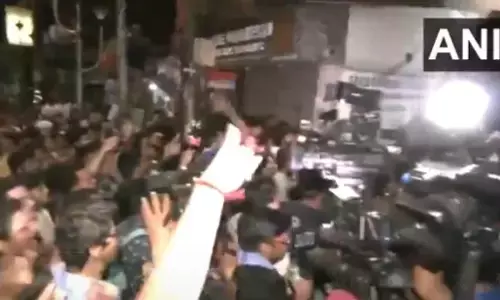 ಕೋಲ್ಕತ್ತಾ| ವೈದ್ಯರಿಂದ ʼಗೋಬ್ಯಾಕ್ʼ ಘೋಷಣೆ; ಸ್ಥಳದಿಂದ ಕಾಲ್ಕಿತ್ತ ಬಿಜೆಪಿ ಸಂಸದ ಅಭಿಜಿತ್ ಗಂಗೋಪಾಧ್ಯಾಯ