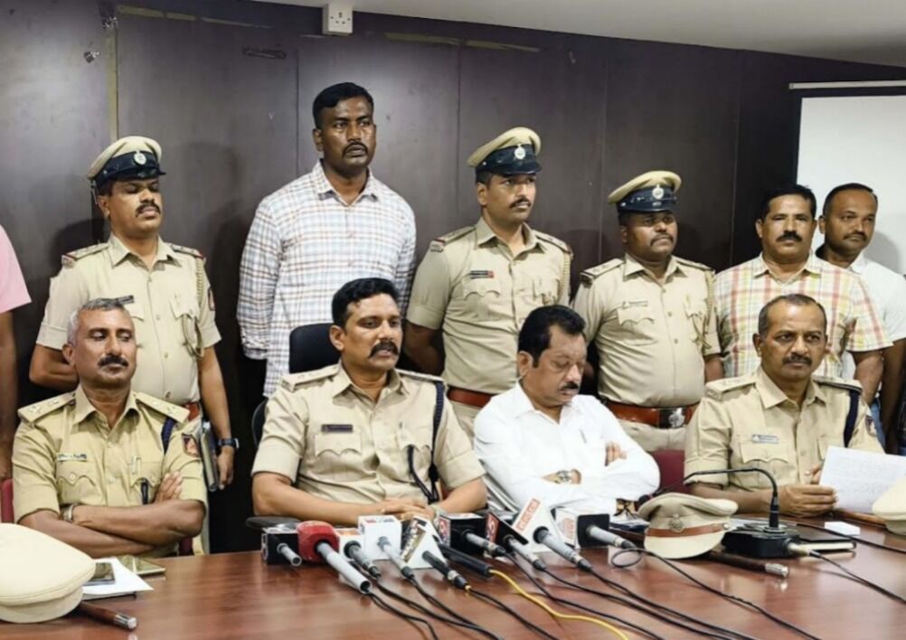 ಮಂಡ್ಯ | ಹೆಣ್ಣು ಭ್ರೂಣಹತ್ಯೆ ಪ್ರಕರಣ : ಪ್ರಮುಖ ಆರೋಪಿ ಸೇರಿ 12 ಮಂದಿಯ ಬಂಧನ