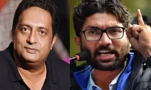 ನೀತಿ ಸಂಹಿತೆ ಉಲ್ಲಂಘನೆ ಆರೋಪ | ನಟ ಪ್ರಕಾಶ್ ರಾಜ್, ಜಿಗ್ನೇಶ್ ಮೇವಾನಿ ಸೇರಿ 18 ಮಂದಿ ಮೇಲಿನ ಪ್ರಕರಣ ಹಿಂಪಡೆದ ಸರಕಾರ