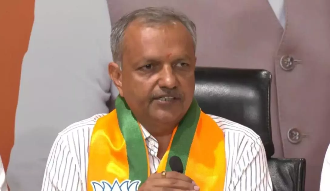 ಹರ್ಯಾಣ ಚುನಾವಣೆ: ಗುರ್ಮೀತ್ ಸಿಂಗ್ ಗೆ 6 ಬಾರಿ ಪೆರೋಲ್ ನೀಡುವಾಗ ಜೈಲರ್ ಆಗಿದ್ದ ಸಾಂಗ್ವಾನ್ ಗೆ ಬಿಜೆಪಿ ಟಿಕೆಟ್ ಹರ್ಯಾಣ ಚುನಾವಣೆ: ಗುರ್ಮೀತ್ ಸಿಂಗ್ ಗೆ 6 ಬಾರಿ ಪೆರೋಲ್ ನೀಡುವಾಗ ಜೈಲರ್ ಆಗಿದ್ದ ಸಾಂಗ್ವಾನ್ ಗೆ ಬಿಜೆಪಿ ಟಿಕೆಟ್