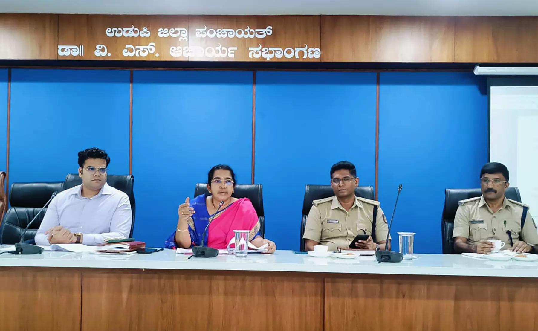 ಪ್ರಜಾಪ್ರಭುತ್ವ ದಿನಾಚರಣೆ ಮಾನವ ಸರಪಳಿಯಲ್ಲಿ ಎಲ್ಲರೂ ಕೈಜೋಡಿಸಿ: ಜಿಲ್ಲಾಧಿಕಾರಿ ಡಾ. ವಿದ್ಯಾಕುಮಾರಿ