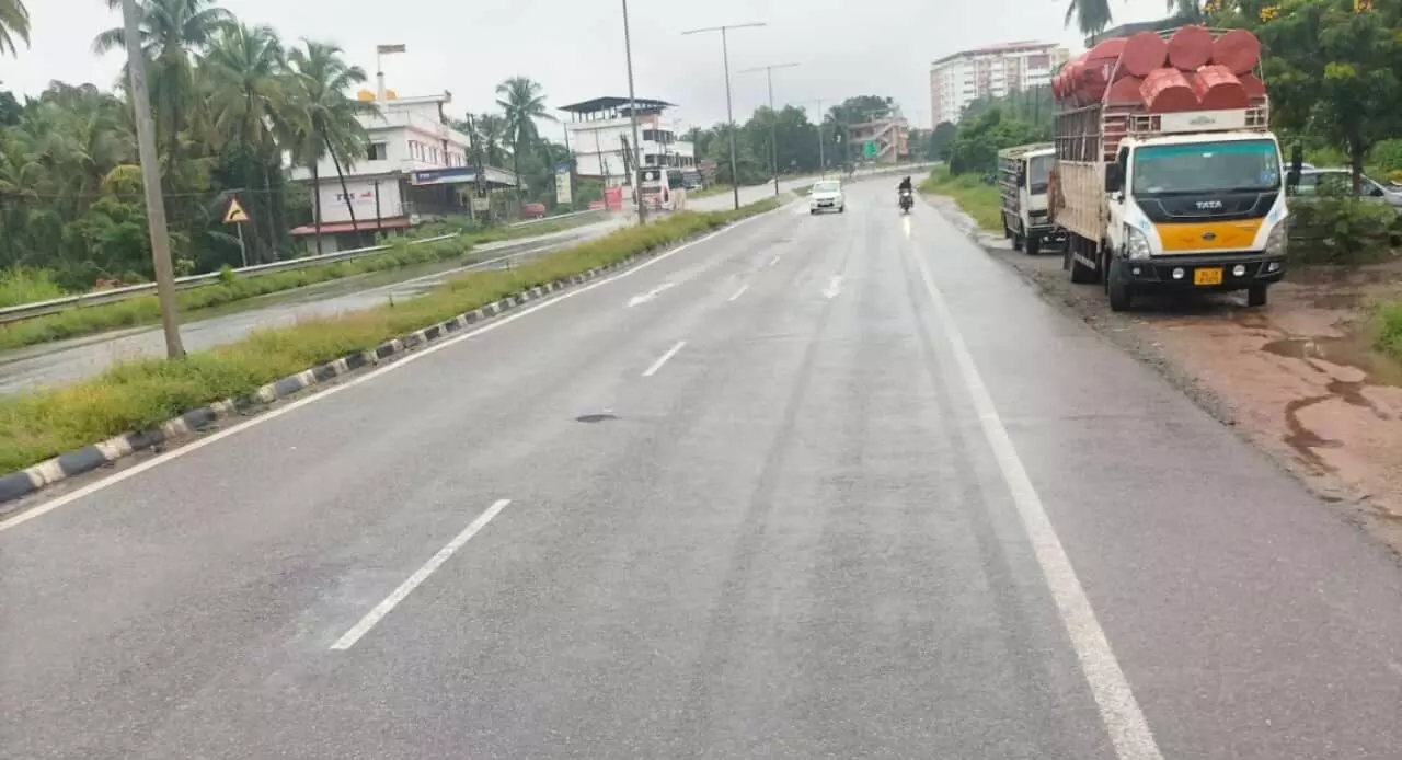 ರಾಷ್ಟ್ರೀಯ ಹೆದ್ದಾರಿಯಲ್ಲಿ ತೈಲ ಸೋರಿಕೆ: ಕುಂಭಾಶಿಯಿಂದ ಹೆಮ್ಮಾಡಿಯವರೆಗೆ ಸಂಚಾರ ದುಸ್ತರ