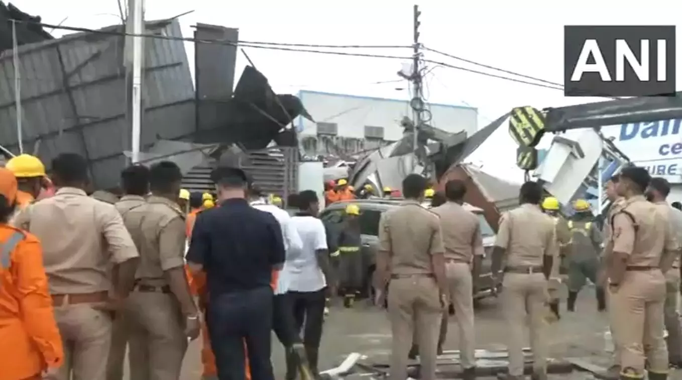 ಉತ್ತರ ಪ್ರದೇಶ | ಕಟ್ಟಡ ಕುಸಿತ : ಕನಿಷ್ಠ 5 ಮಂದಿ ಮೃತ್ಯು, 24 ಜನರಿಗೆ ಗಾಯ ಉತ್ತರ ಪ್ರದೇಶ | ಕಟ್ಟಡ ಕುಸಿತ : ಕನಿಷ್ಠ 5 ಮಂದಿ ಮೃತ್ಯು, 24 ಜನರಿಗೆ ಗಾಯ