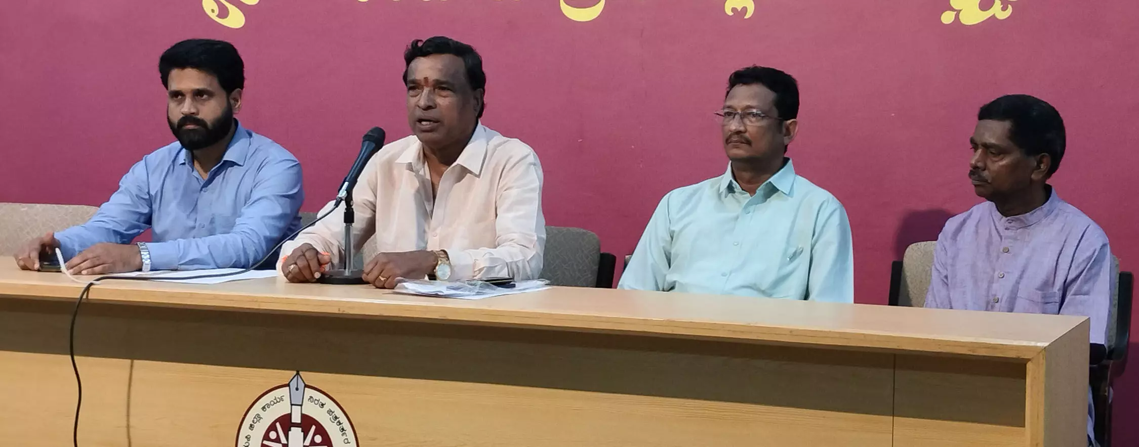 ಯಕ್ಷಗಾನ ವೇಷಧರಿಸಿ ಭಿಕ್ಷಾಟನೆಯನ್ನು ನಿಷೇಧಿಸಿ: ಅಶೋಕ ಶೆಟ್ಟಿ ಯಕ್ಷಗಾನ ವೇಷಧರಿಸಿ ಭಿಕ್ಷಾಟನೆಯನ್ನು ನಿಷೇಧಿಸಿ: ಅಶೋಕ ಶೆಟ್ಟಿ