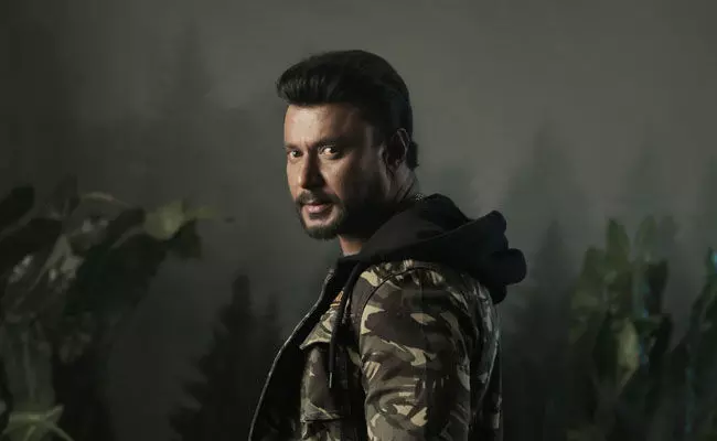 ರೇಣುಕಾಸ್ವಾಮಿ ಹತ್ಯೆ ಪ್ರಕರಣ | ಚಾರ್ಜ್ಶೀಟ್ನಲ್ಲಿರುವ ಗೌಪ್ಯ ಮಾಹಿತಿ ಪ್ರಸಾರ ಮಾಡದಂತೆ ಹೈಕೋರ್ಟ್ ನಿರ್ಬಂಧ ರೇಣುಕಾಸ್ವಾಮಿ ಹತ್ಯೆ ಪ್ರಕರಣ | ಚಾರ್ಜ್ಶೀಟ್ನಲ್ಲಿರುವ ಗೌಪ್ಯ ಮಾಹಿತಿ ಪ್ರಸಾರ ಮಾಡದಂತೆ ಹೈಕೋರ್ಟ್ ನಿರ್ಬಂಧ