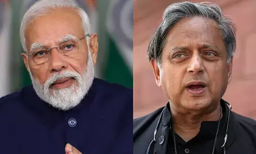 ಶಿವಲಿಂಗದ ಮೇಲಿನ ಚೇಳಿಗೆ ಪ್ರಧಾನಿ ಮೋದಿ ಹೋಲಿಕೆ: ಶಶಿ ತರೂರ್ ವಿರುದ್ಧ ವಿಚಾರಣೆಗೆ ಸುಪ್ರೀಂ ಕೋರ್ಟ್ ತಡೆ