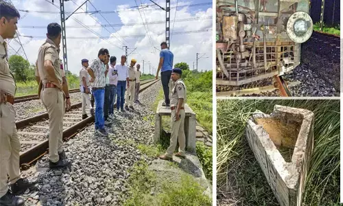 ಅಜ್ಮೀರ್: ರೈಲು ಹಳಿಗಳ ಮೇಲೆ ಸಿಮೆಂಟ್ ಇಟ್ಟಿಗೆ ಇರಿಸಿ ರೈಲು ಹಳಿ ತಪ್ಪಿಸಲು ಪ್ರಯತ್ನ