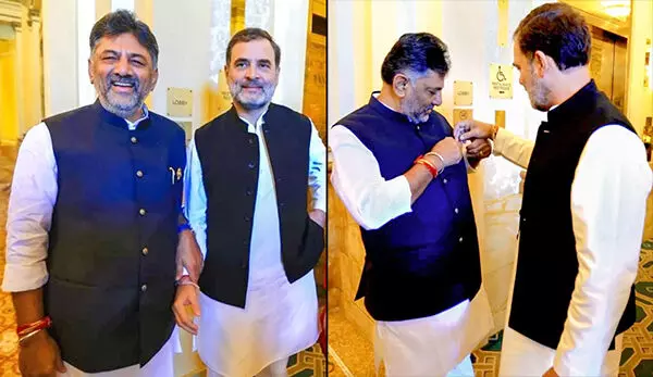 ಸ್ಪೀಕರ್ ಯು.ಟಿ. ಖಾದರ್ ನೀಡಿದ ಗಂಡಬೇರುಂಡ ಪಿನ್ ಧರಿಸಿ ಅಮೇರಿಕಾಕ್ಕೆ ತೆರಳಿದ ಡಿಸಿಎಂ ಡಿಕೆಶಿ ಸ್ಪೀಕರ್ ಯು.ಟಿ. ಖಾದರ್ ನೀಡಿದ ಗಂಡಬೇರುಂಡ ಪಿನ್ ಧರಿಸಿ ಅಮೇರಿಕಾಕ್ಕೆ ತೆರಳಿದ ಡಿಸಿಎಂ ಡಿಕೆಶಿ